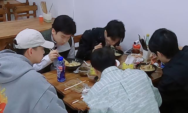 打开文学世界的大门——“蜡烛阅读答案公众号”让阅读更轻松